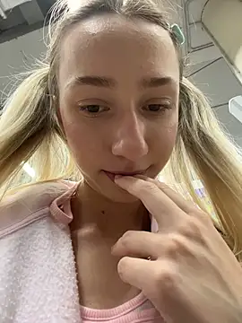 Lia__Love live sex cam