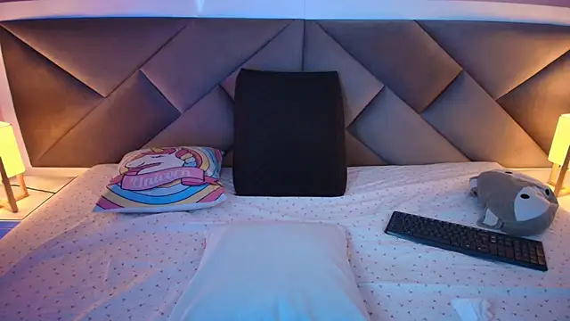 lilly_rohan's cam snapshot