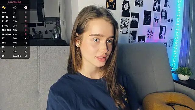 lovelyalivia's cam snapshot