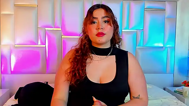 AdelaTaylor_'s cam snapshot