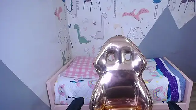 sophiia_t's cam snapshot