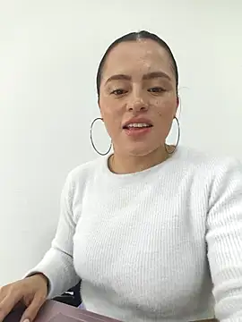 ALEJA__22's cam snapshot