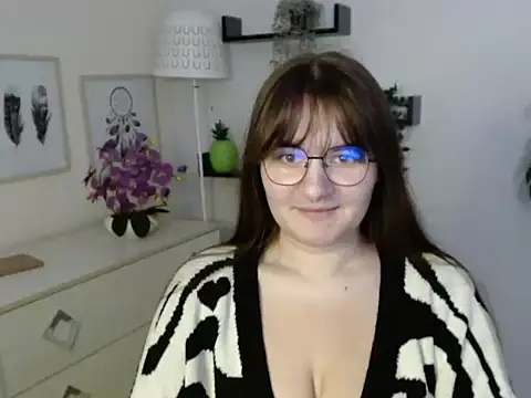 Julie_Diamond's cam snapshot