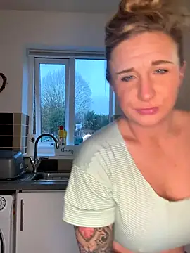 MimiMaee's cam snapshot