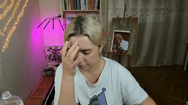 BrightDani's cam snapshot