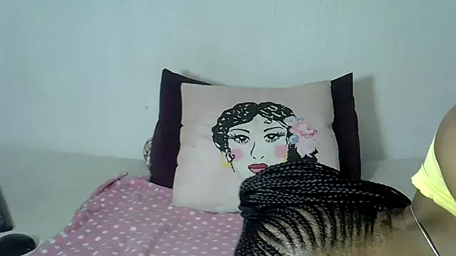 HotSexxy12's cam snapshot