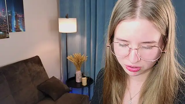 MowasaBritten's cam snapshot