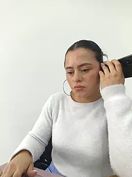 ALEJA__22's cam snapshot