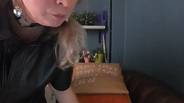 JessicaFoxie's cam snapshot