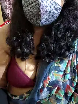 Yoursriya25's cam snapshot