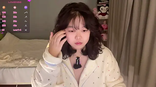 Kittenfishing's cam snapshot