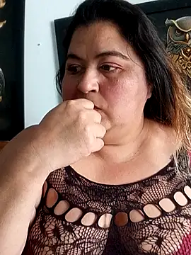 curvy_diva_'s cam snapshot