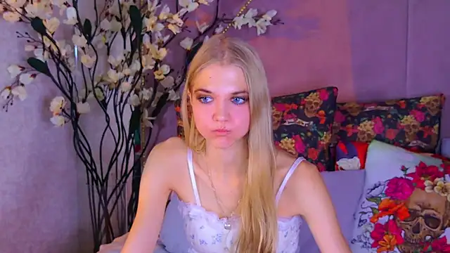 4example_Chloe's cam snapshot