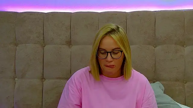 MariaNeumann live sex cam