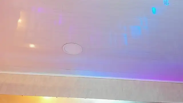 AdelaTaylor_'s cam snapshot