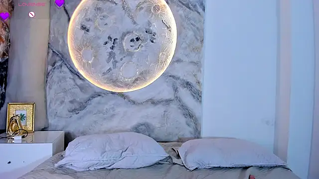 RoxanaBorns_'s cam snapshot