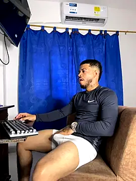 Kylian_Alessandro's cam snapshot