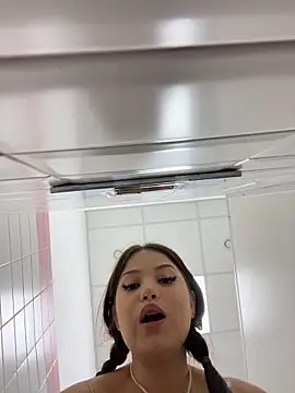 Kissy_Moon live sex cam