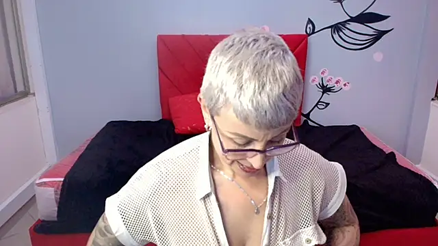 Charlotte__Gray's cam snapshot