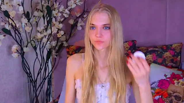 4example_Chloe's cam snapshot