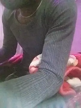 desicoupleNoon's cam snapshot