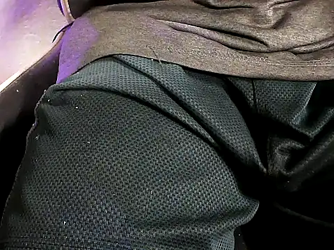 FriskyGender's cam snapshot