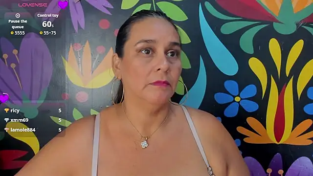 Sharllot_bbw live sex cam