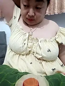 VyOanh2K live sex cam