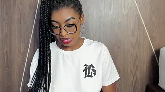 ErikaSouza's cam snapshot