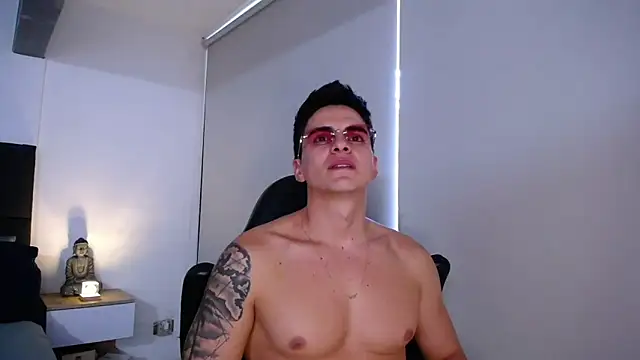 christian_valencia's cam snapshot