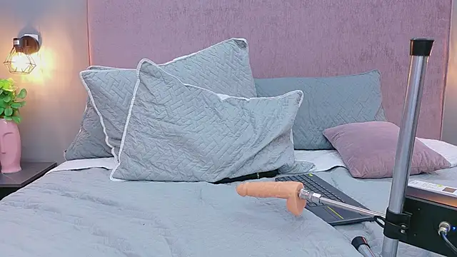 MaddieTease's cam snapshot