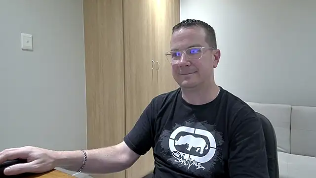 BrettJ81's cam snapshot