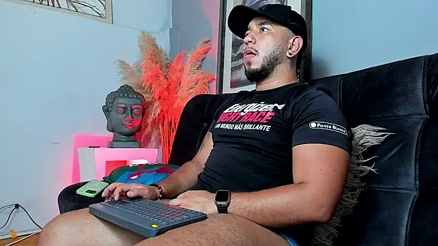 MarcusConnor live sex cam