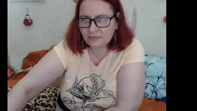 PlayfullMature live sex cam