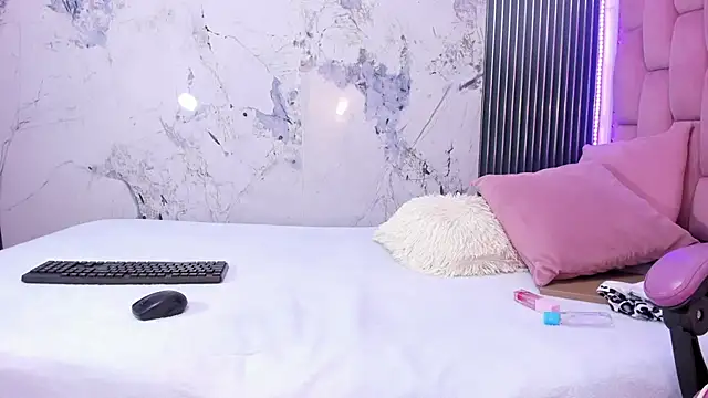 elena_wolff's cam snapshot