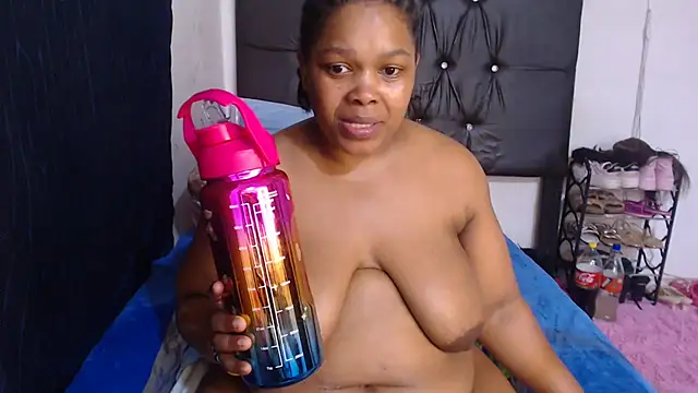 BigbootyNickyx's cam snapshot