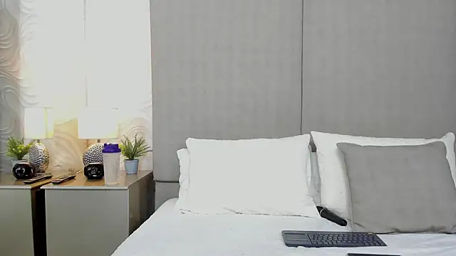 scarlett_leblanc_'s cam snapshot