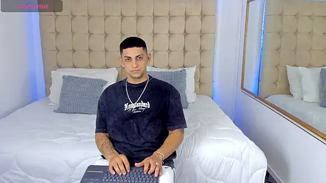 Alex_cute77's cam snapshot