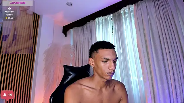 JulienSaint's cam snapshot