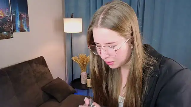 MowasaBritten's cam snapshot