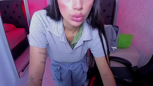 TATILARSON1's cam snapshot