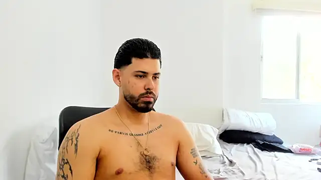 Justyn_Torres live sex cam