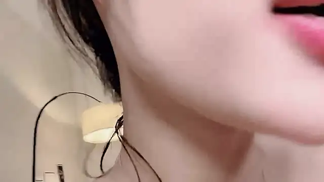 MaiLiiil live sex cam