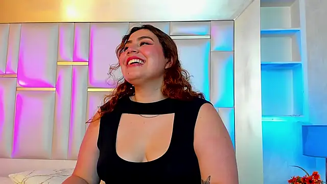 AdelaTaylor_'s cam snapshot