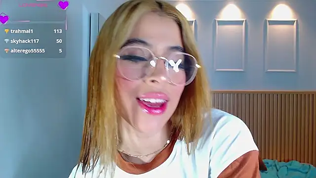 LUCYAMARS1's cam snapshot