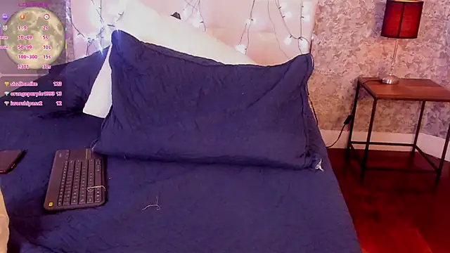 Hela_Strossner's cam snapshot