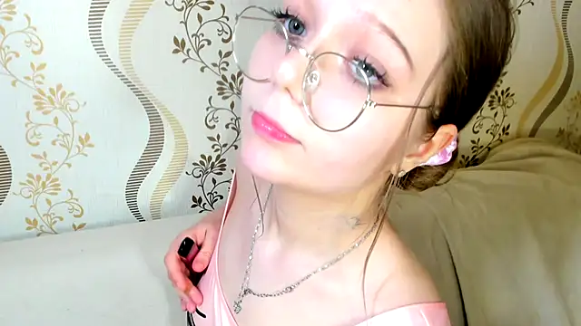 MelMooon's cam snapshot