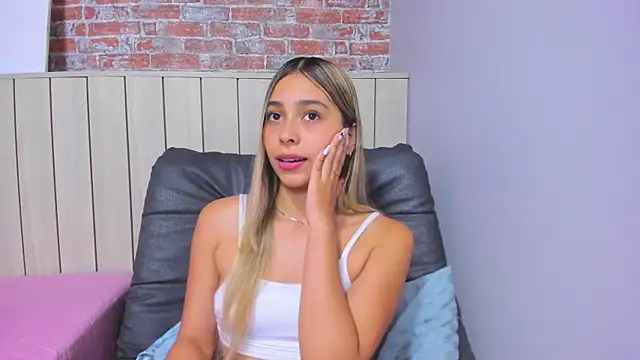 SophieBenson's cam snapshot