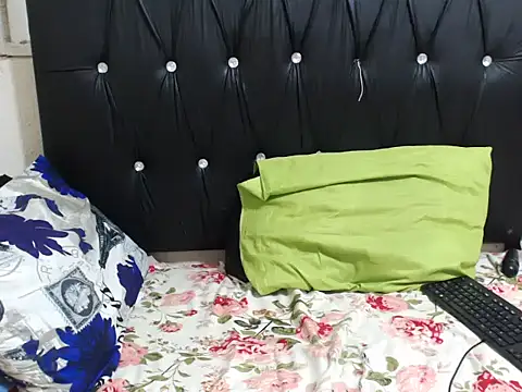 GoldCrushxx's cam snapshot