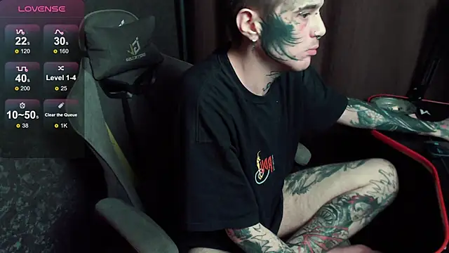 lonelycrystal live sex cam